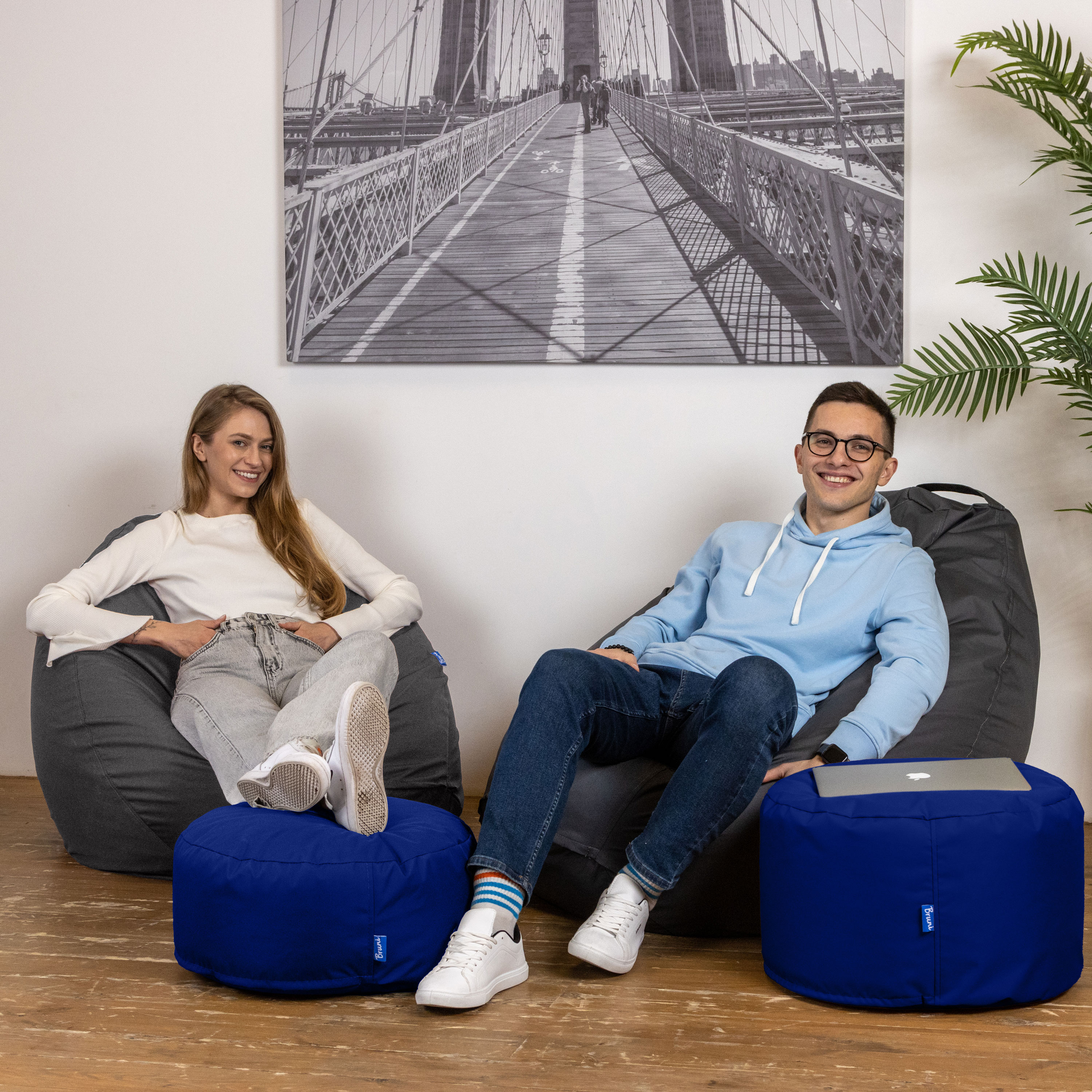 Bruni Pouf Fuß- und Sitzhocker M in Königsblau - Indoor- und Outdoor-Sitzpouf, in Deutschland gefertigt