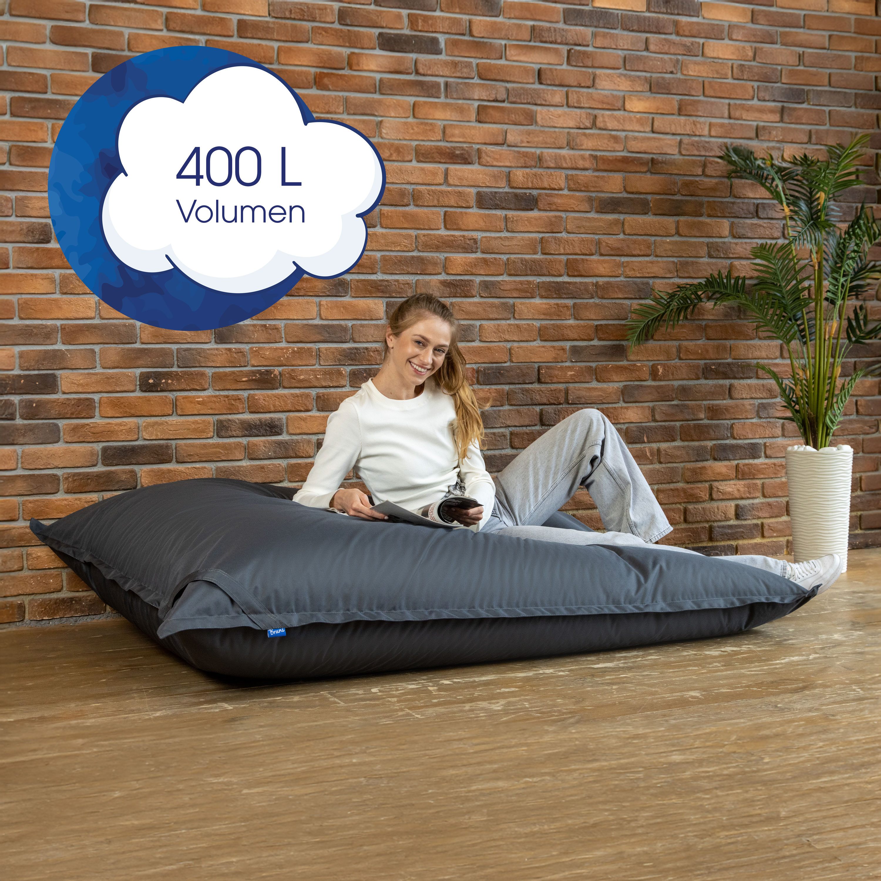 Bruni Caree XXL-Sitzsack in Grau - rechteckiger Indoor- und Outdoor-Sitzsack mit 140x180 cm aus Deutschland