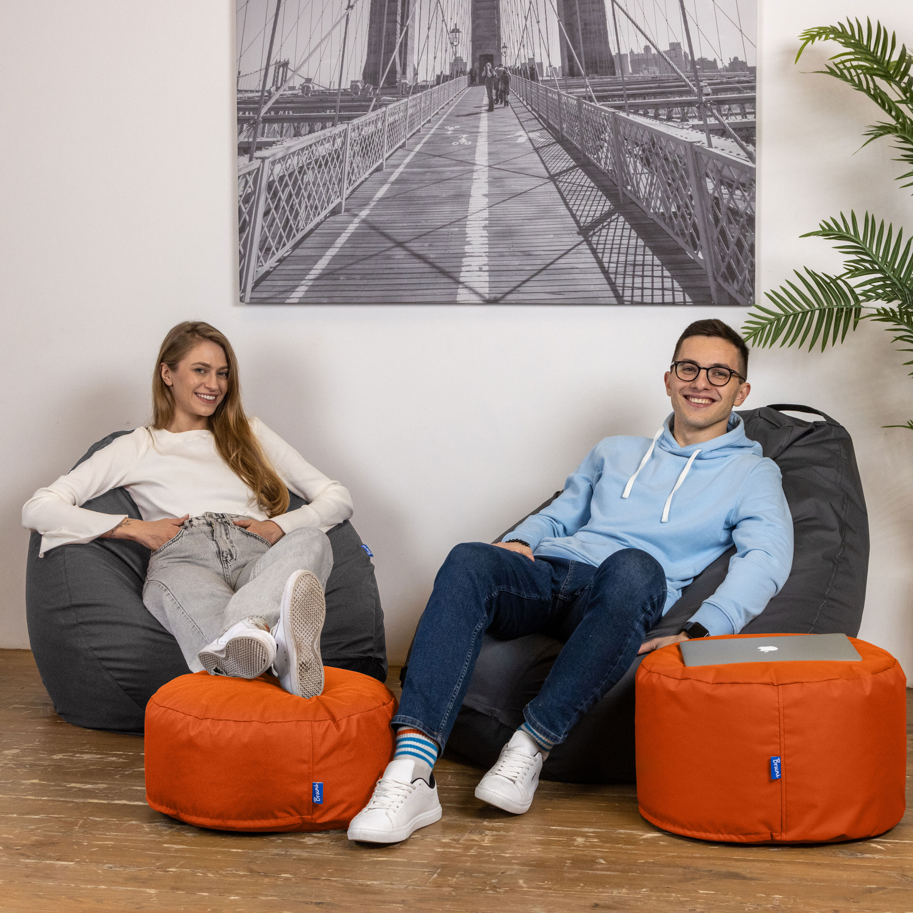Bruni Pouf Fuß- und Sitzhocker M in Orange - Indoor- und Outdoor-Sitzpouf, in Deutschland gefertigt