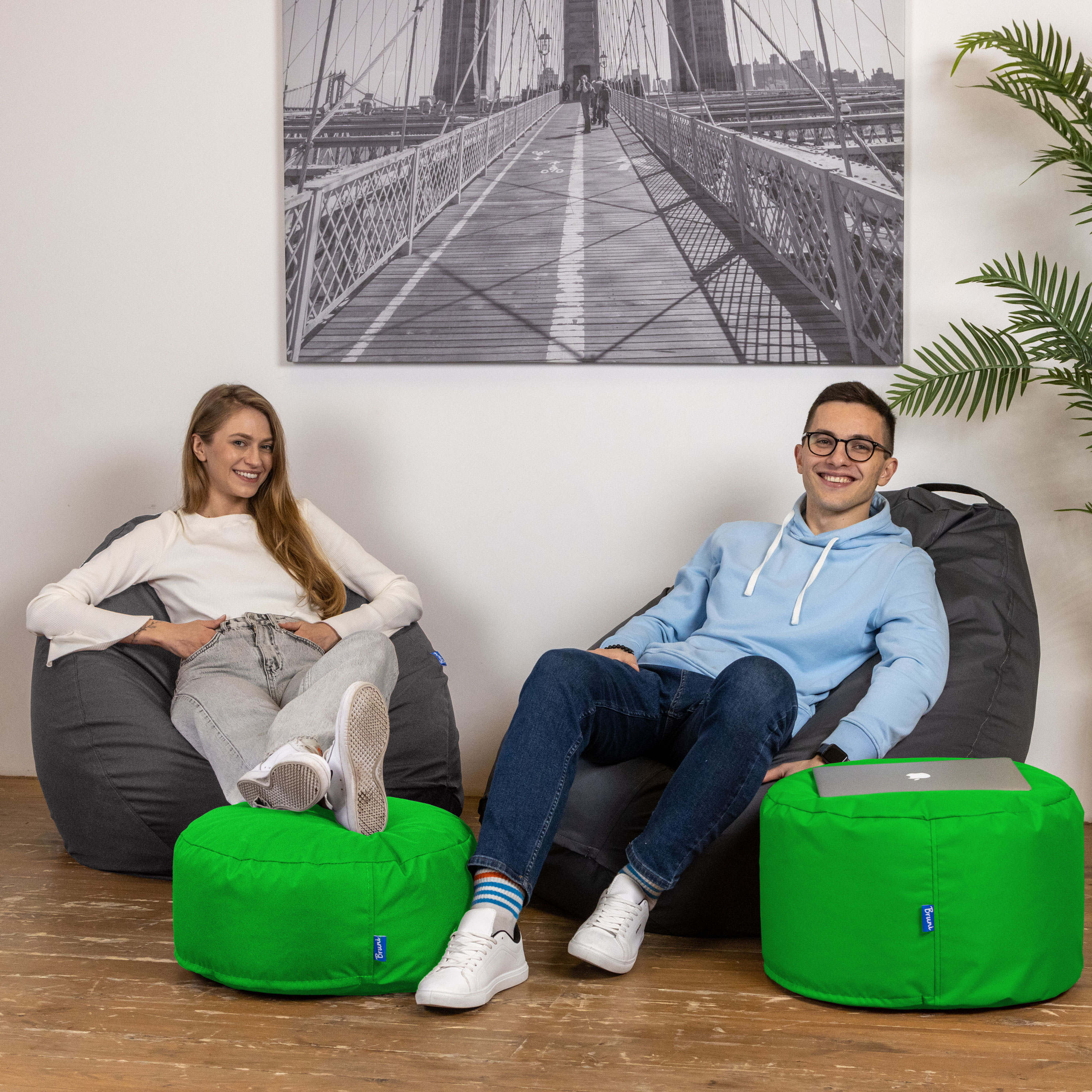 Bruni Pouf Fuß- und Sitzhocker M in Grün - Indoor- und Outdoor-Sitzpouf, in Deutschland gefertigt