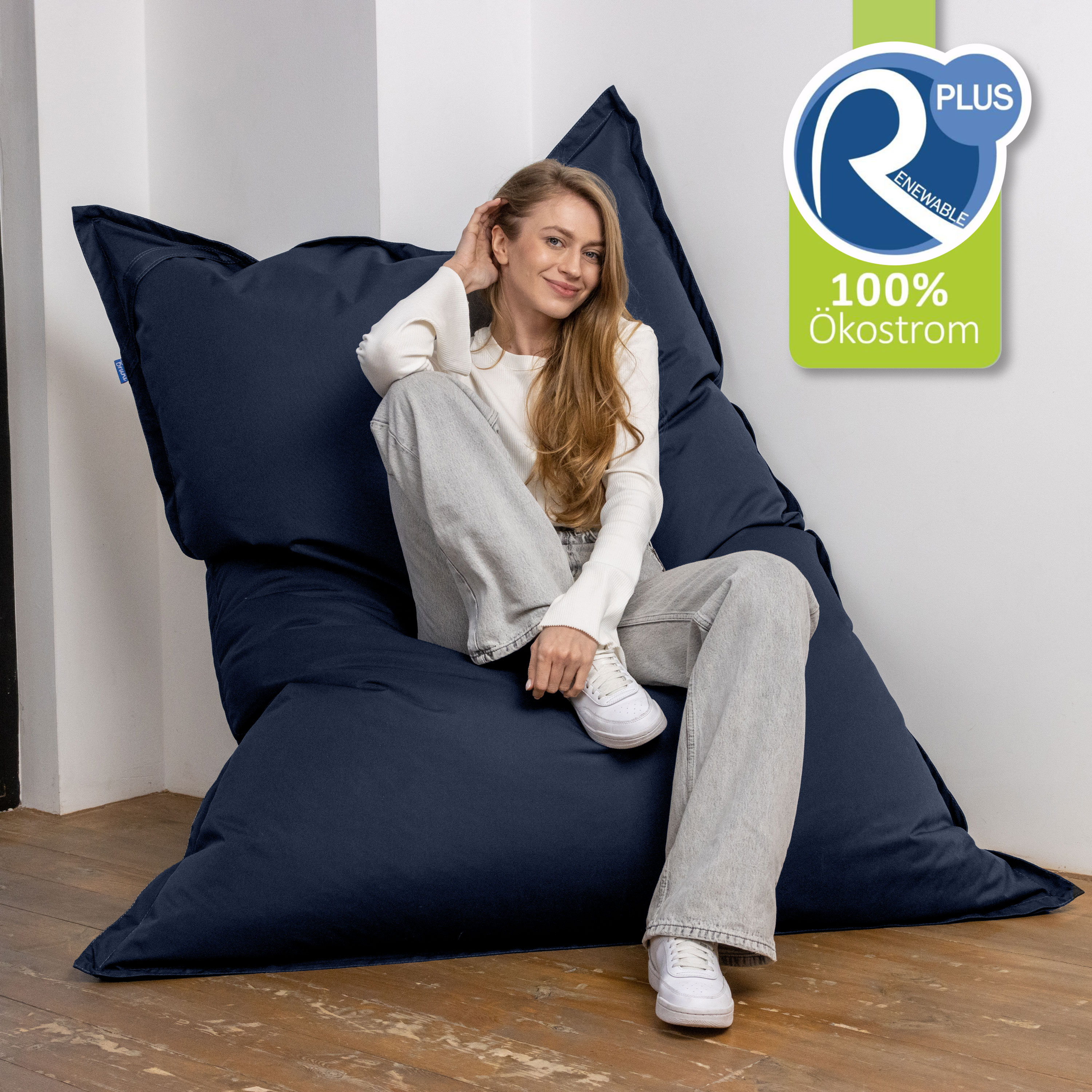 Bruni Caree XXL-Sitzsack in Blaugrau - rechteckiger Indoor- und Outdoor-Sitzsack mit 140x180 cm aus Deutschland