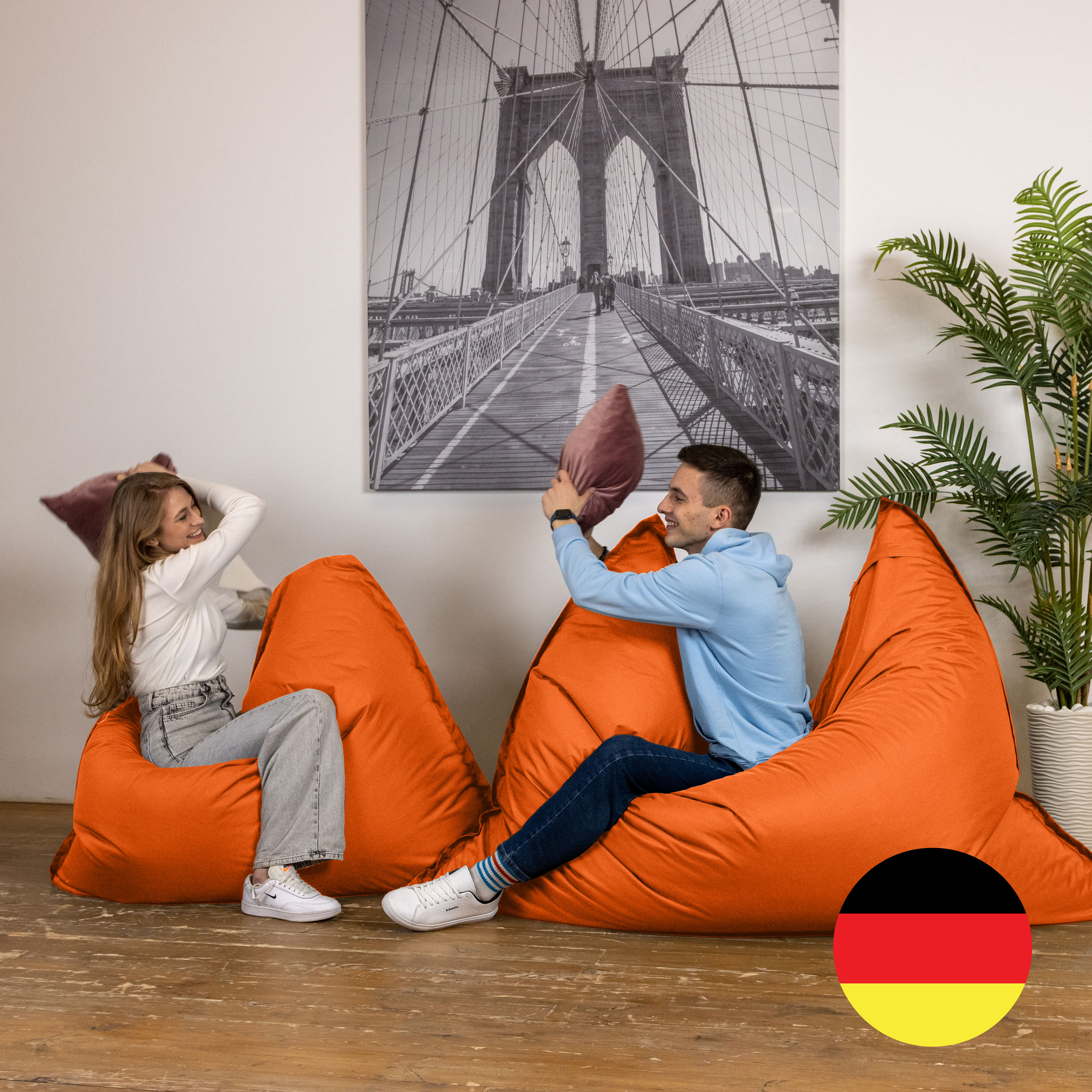 Bruni Caree XXL-Sitzsack in Orange - rechteckiger Indoor- und Outdoor-Sitzsack mit 140x180 cm aus Deutschland