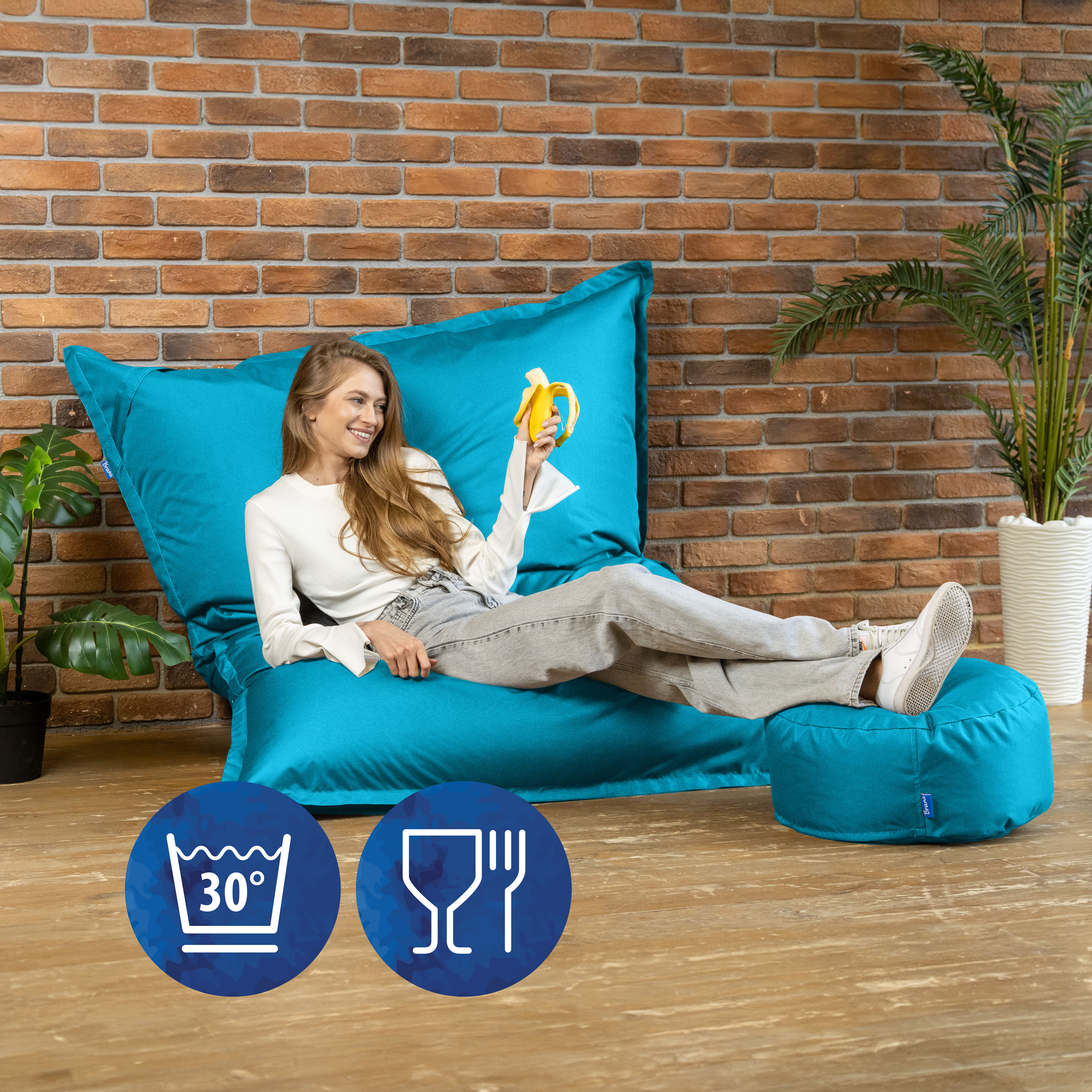 Bruni Caree XXL-Sitzsack in Lichtblau - rechteckiger Indoor- und Outdoor-Sitzsack mit 140x180 cm aus Deutschland