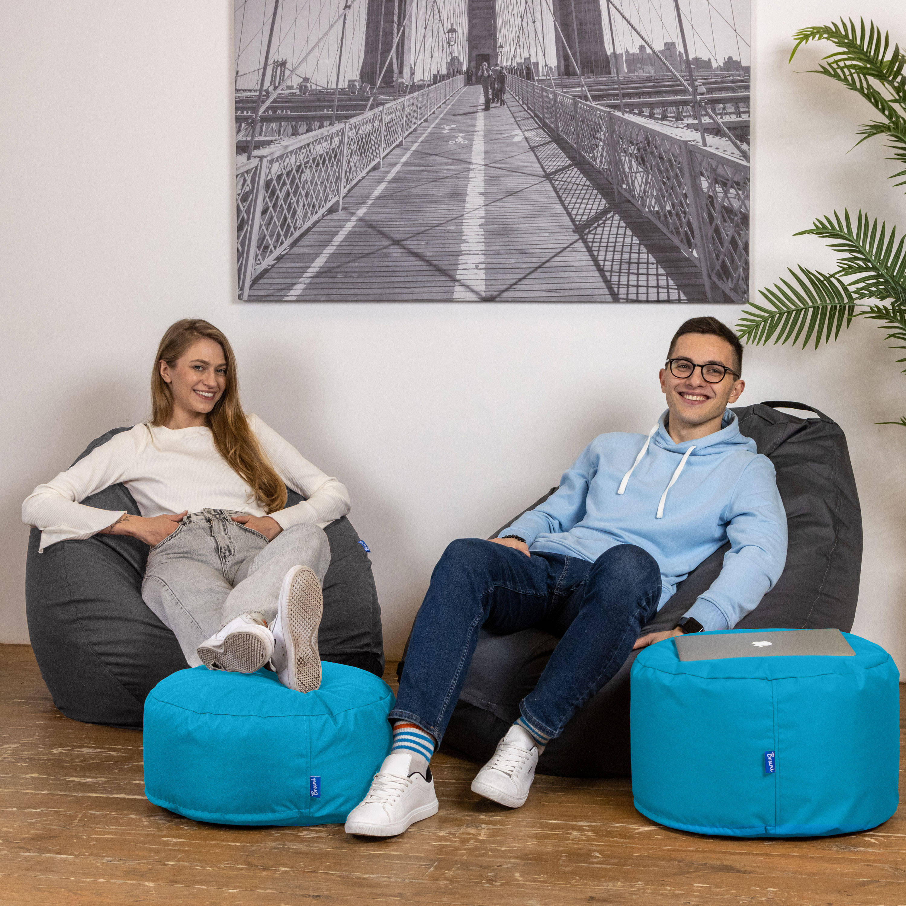 Bruni Pouf Fuß- und Sitzhocker M in Lichtblau - Indoor- und Outdoor-Sitzpouf, in Deutschland gefertigt