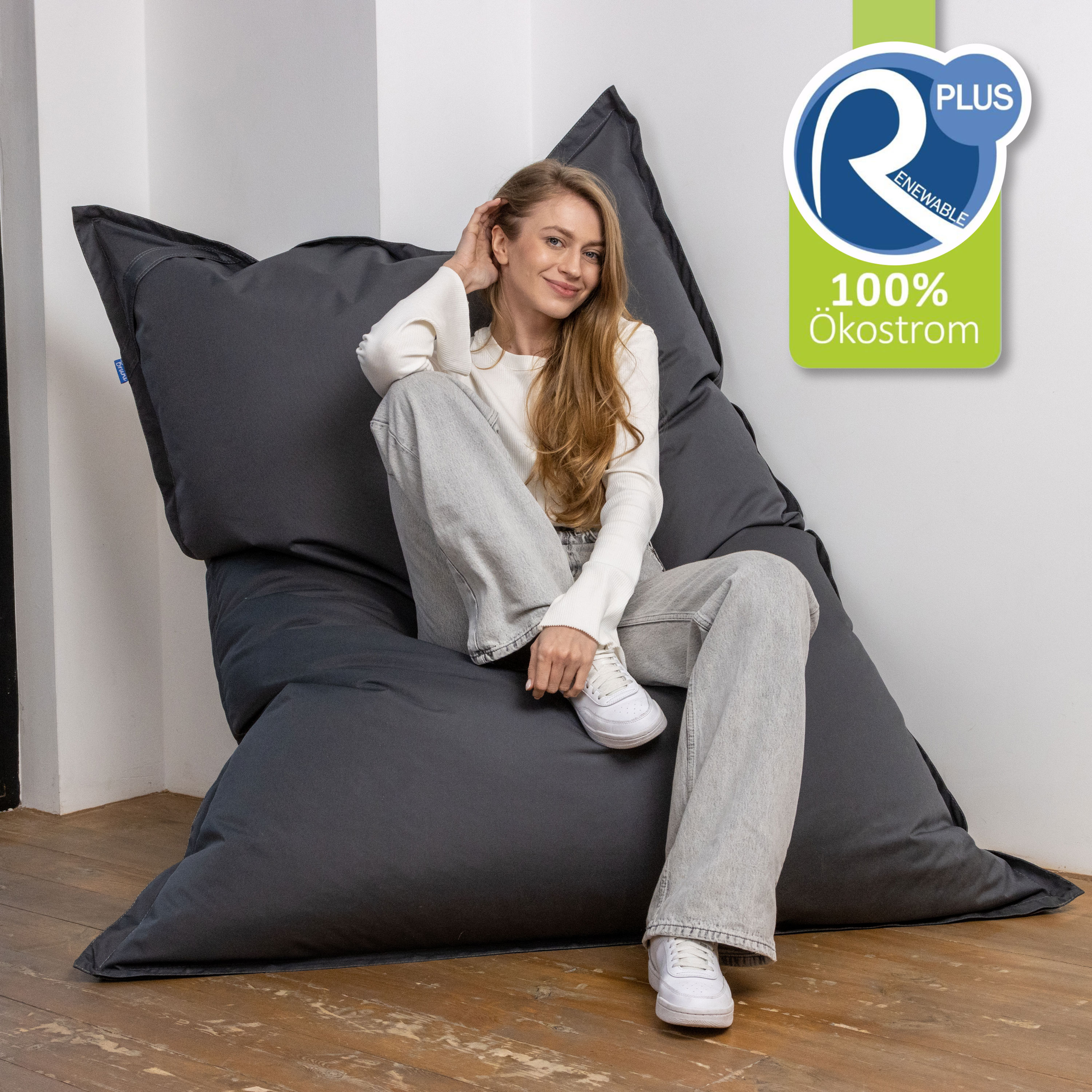 Bruni Caree XXL-Sitzsack in Grau - rechteckiger Indoor- und Outdoor-Sitzsack mit 140x180 cm aus Deutschland