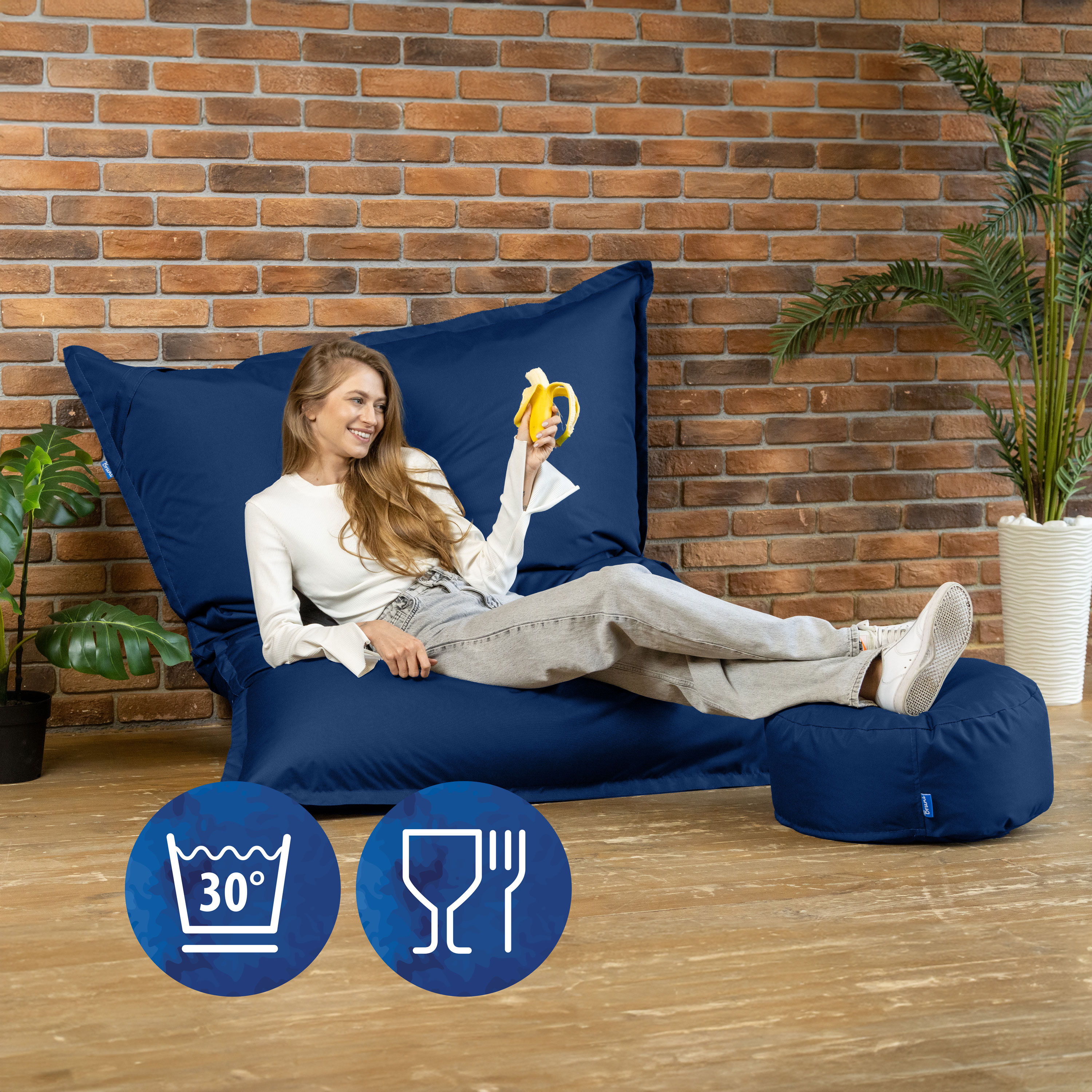 Bruni Caree XXL-Sitzsack in Königsblau - rechteckiger Indoor- und Outdoor-Sitzsack mit 140x180 cm aus Deutschland