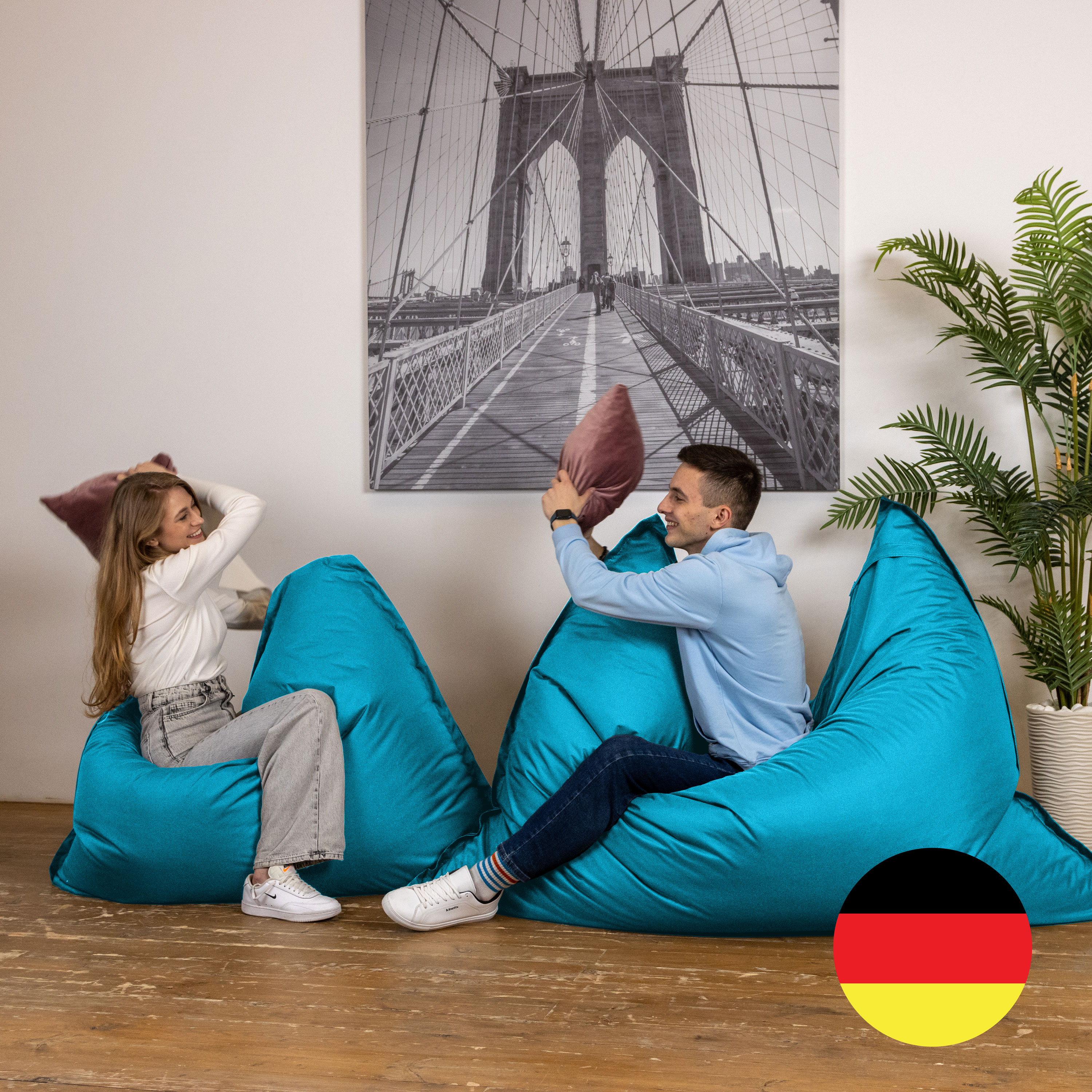 Bruni Caree XXL-Sitzsack in Lichtblau - rechteckiger Indoor- und Outdoor-Sitzsack mit 140x180 cm aus Deutschland