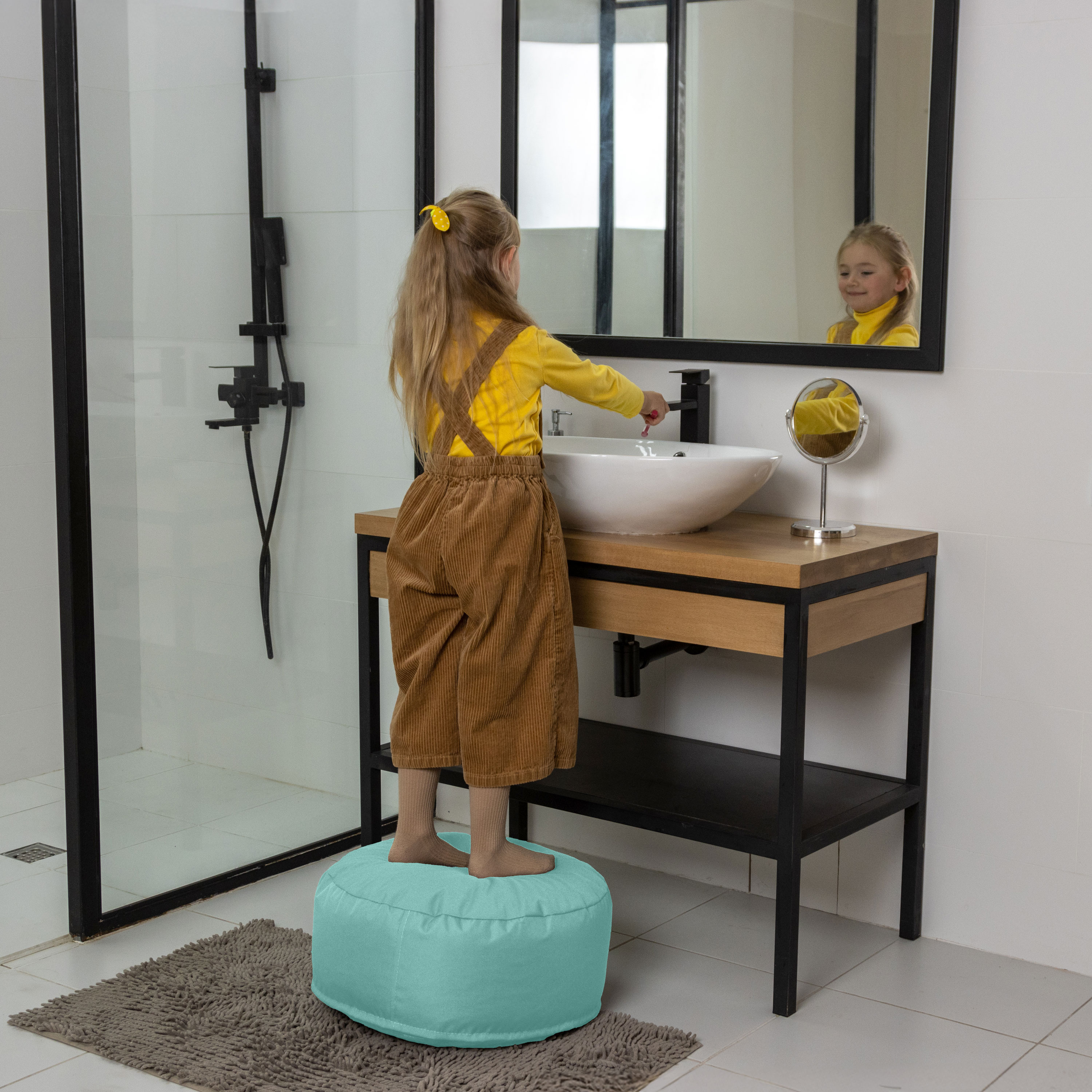 Bruni Pouf Fuß- und Sitzhocker M in Minzgrün - Indoor- und Outdoor-Sitzpouf, in Deutschland gefertigt