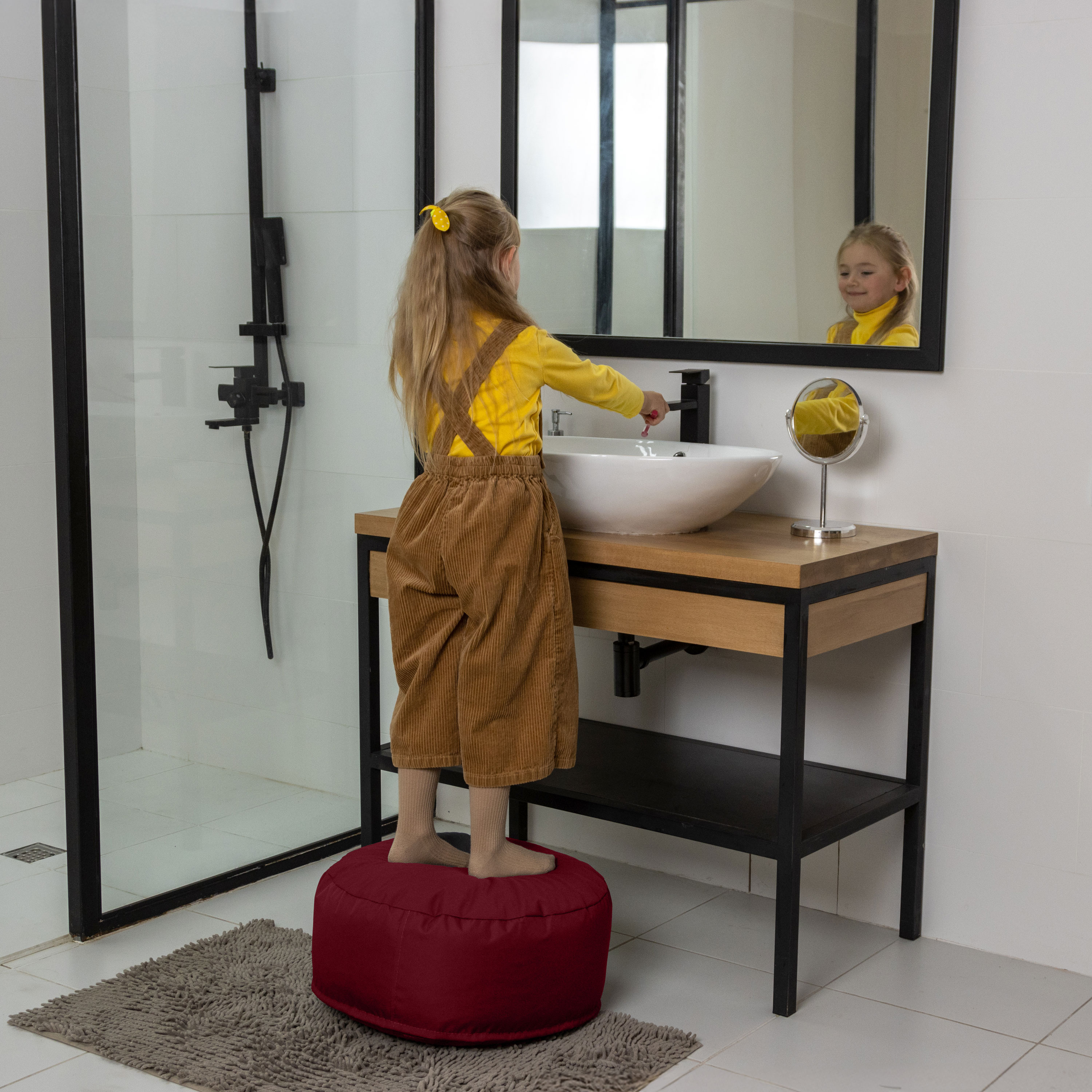 Bruni Pouf Fuß- und Sitzhocker M in Bordeaux - Indoor- und Outdoor-Sitzpouf, in Deutschland gefertigt